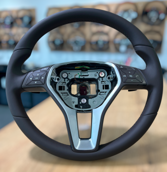Lenkrad neu bezogen, passend für Mercedes W207, CLA, W447, Vito und Viano, Design A686
